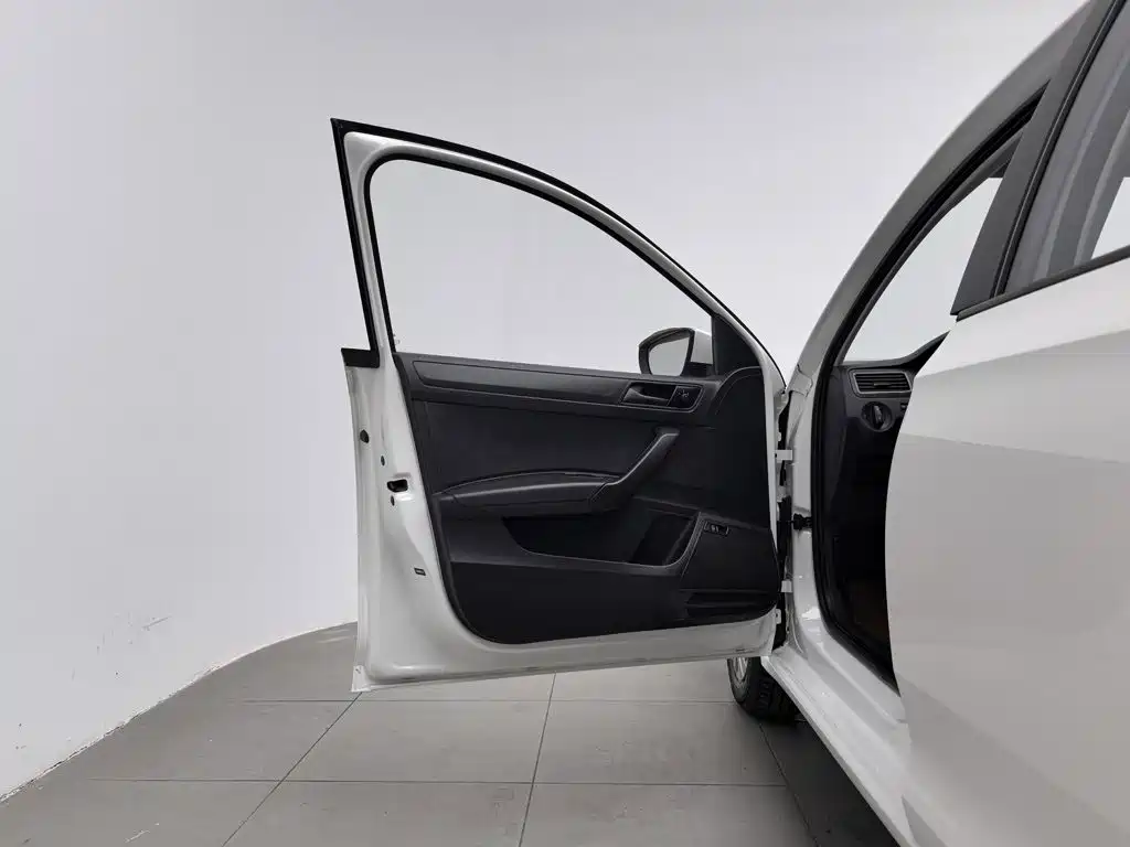 Volkswagen Santana — миниатюра 8