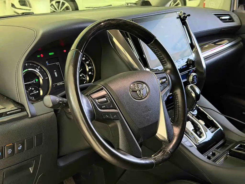 Toyota Vellfire 2020 2.5L HV Luxury