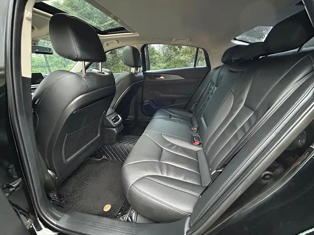 Hongqi H5 Classic Model 1.5T DCT Flagship Rhythm Edition, фото 11