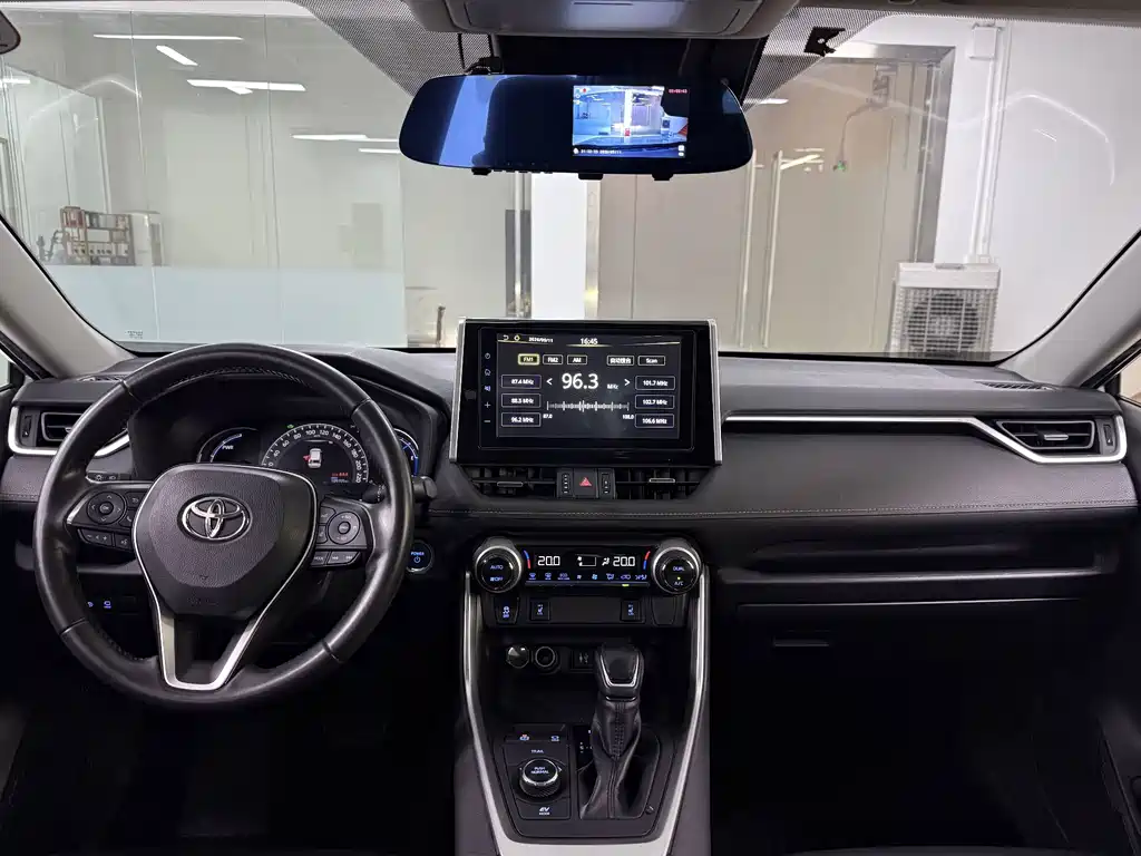 Toyota RAV4 — миниатюра 16