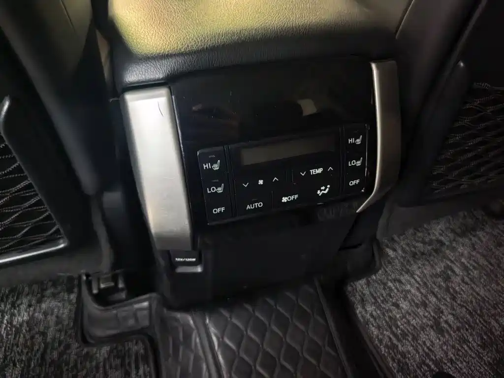 Toyota Prado — миниатюра 11