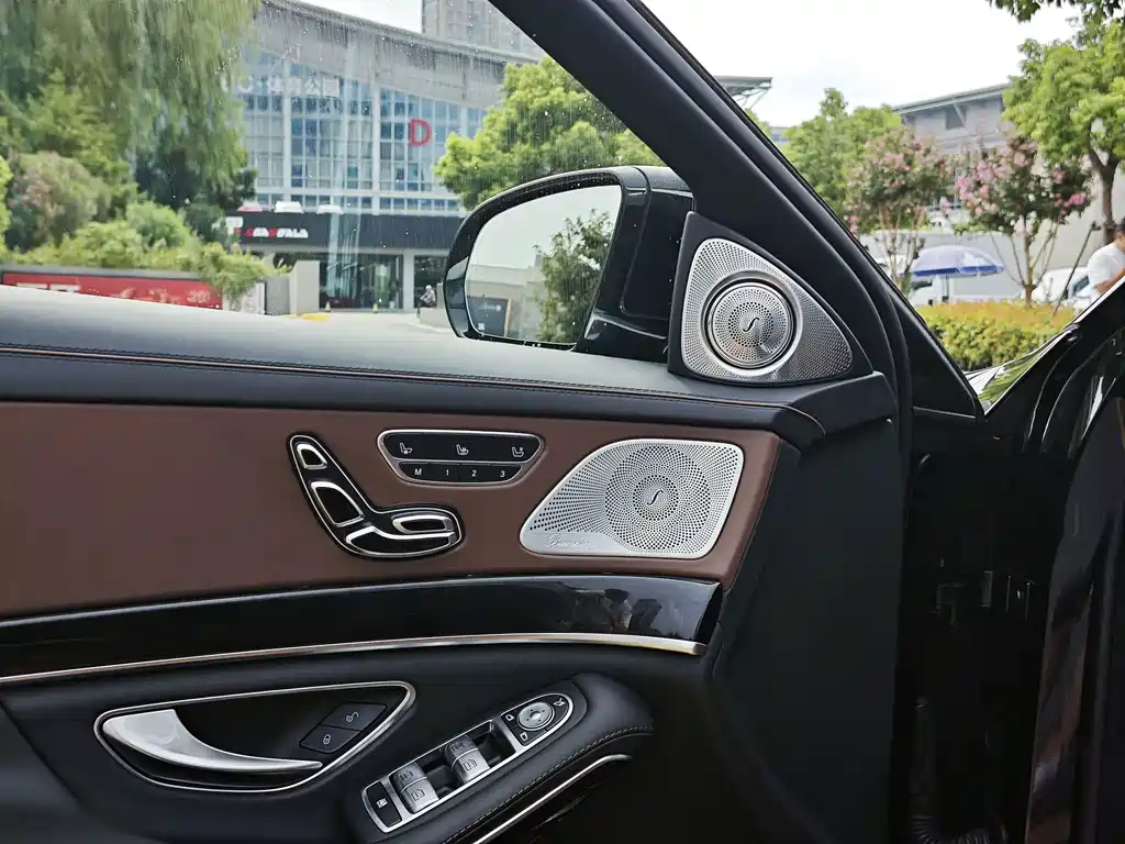 Mercedes-Benz S-Class — миниатюра 14