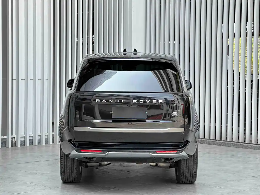 Land Rover Range Rover 2025 3.0 L6 400PS Long Wheelbase мест