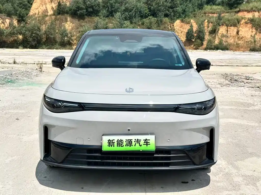 Leapmotor Leapmotor C10 — миниатюра 2
