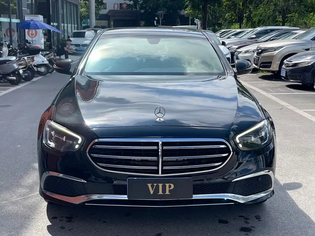 Mercedes-Benz E-Class — миниатюра 2