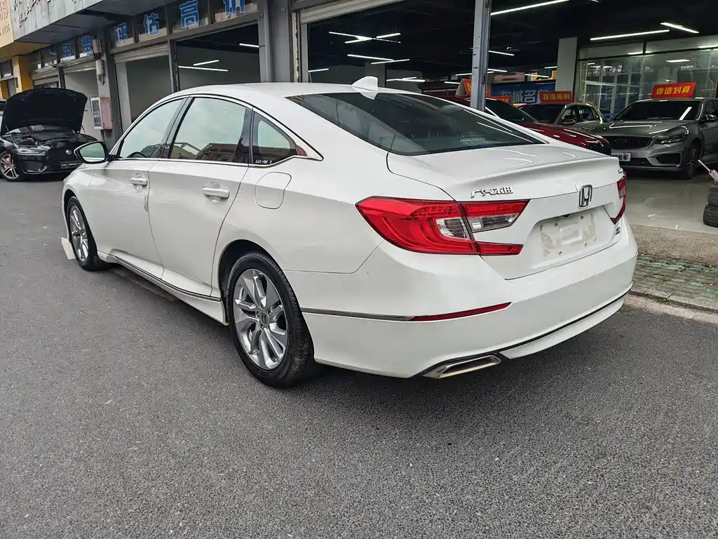 Honda Accord — миниатюра 4