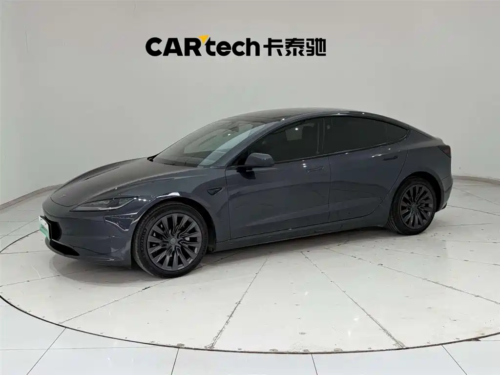 Tesla Model 3 2024