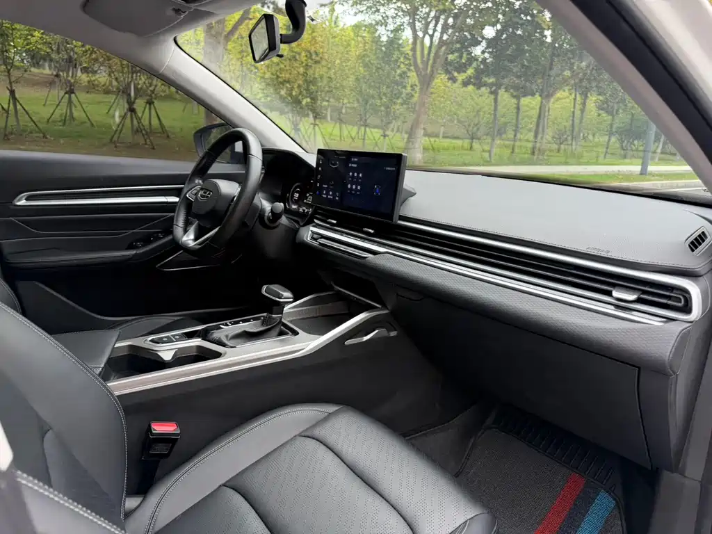 Geely Emgrand — миниатюра 10