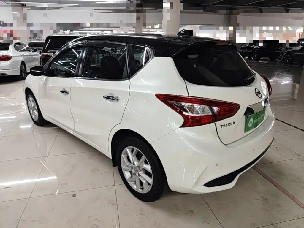 Nissan Tiida — миниатюра 5