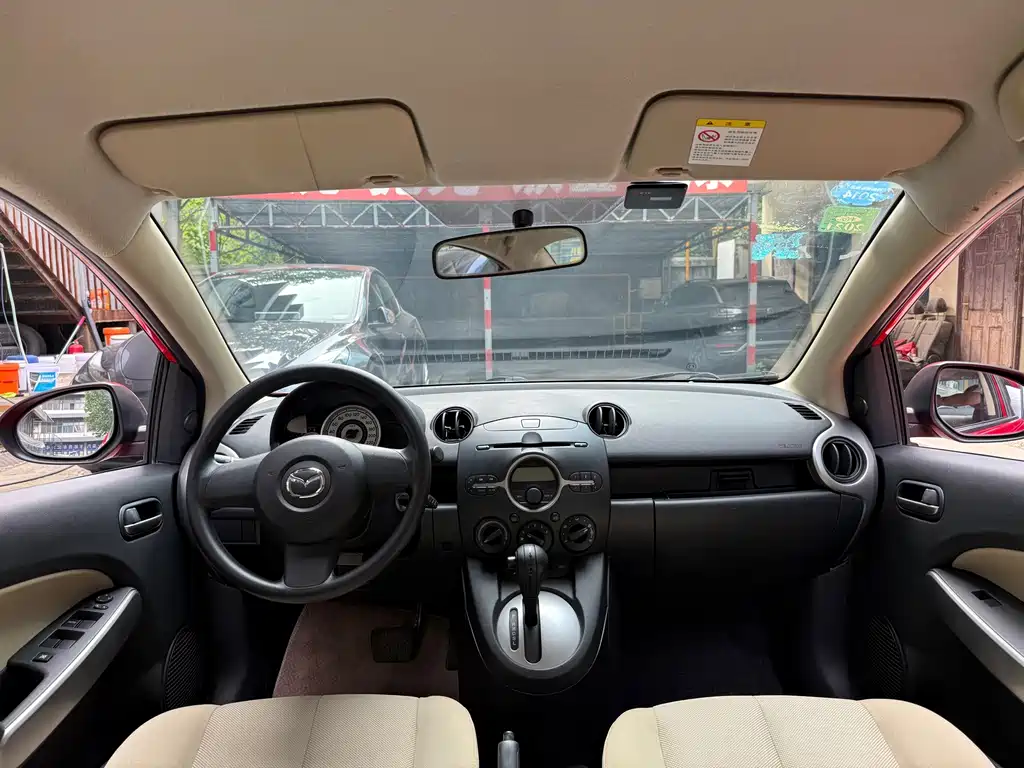 Mazda 2 — миниатюра 13