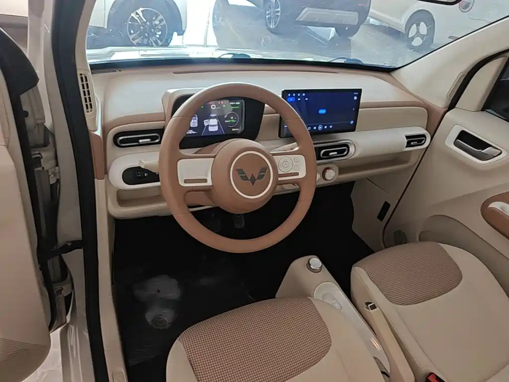 Wuling MINIEV — миниатюра 10
