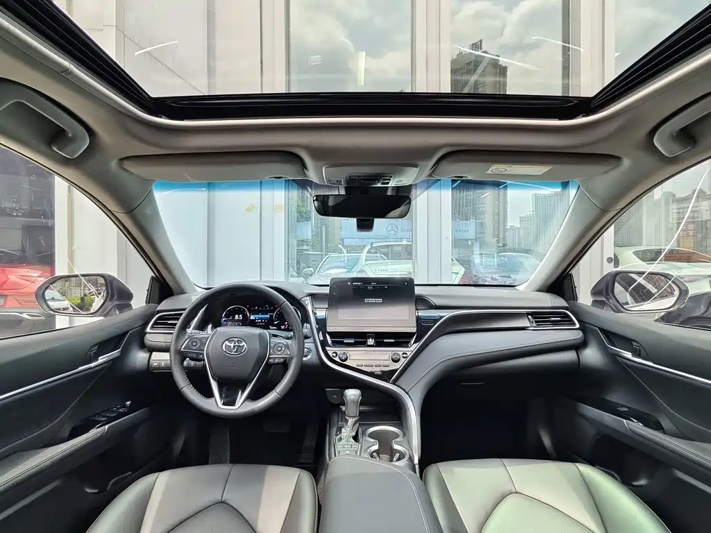 Toyota Camry — миниатюра 24