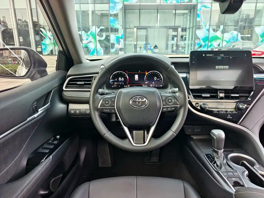 Toyota Camry — миниатюра 15