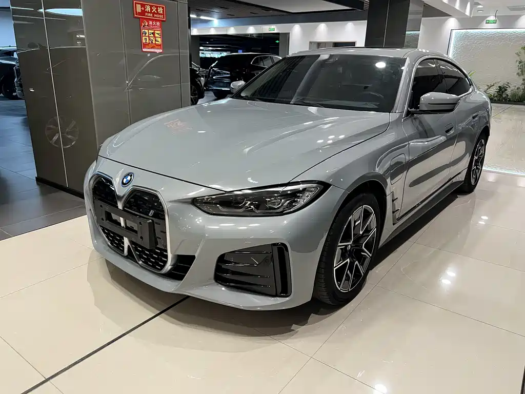 BMW i4 2023