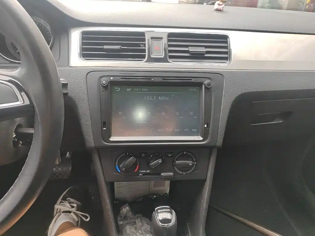 Skoda Rapid Spaceback — миниатюра 13