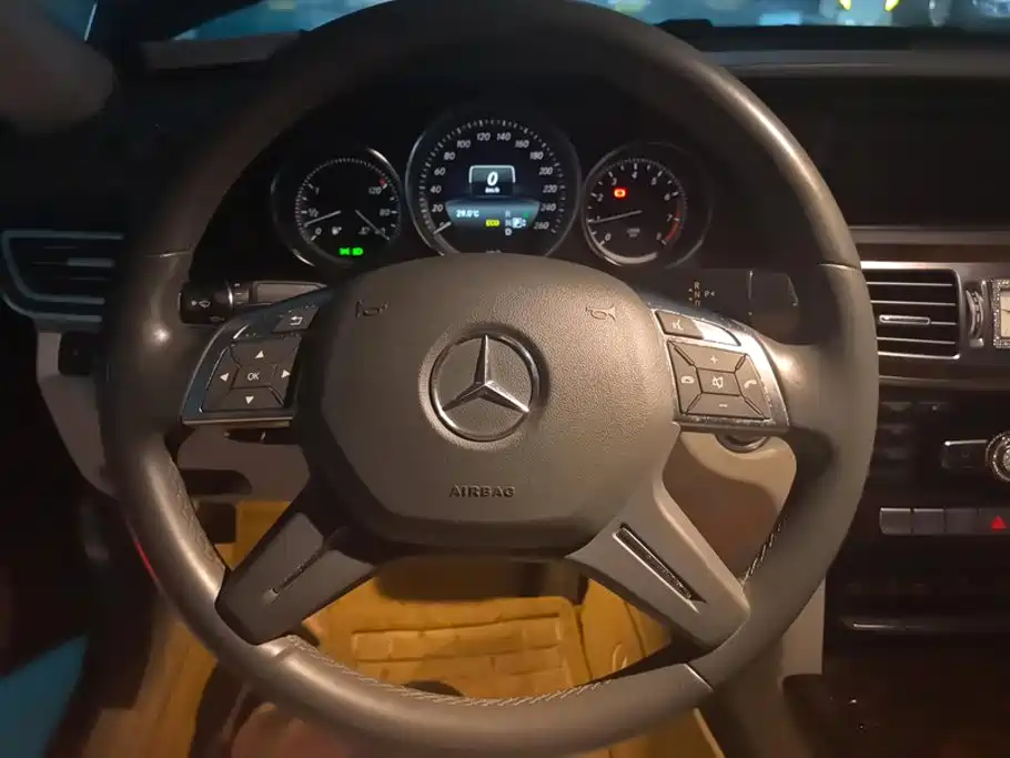 Mercedes-Benz E-Class — миниатюра 15