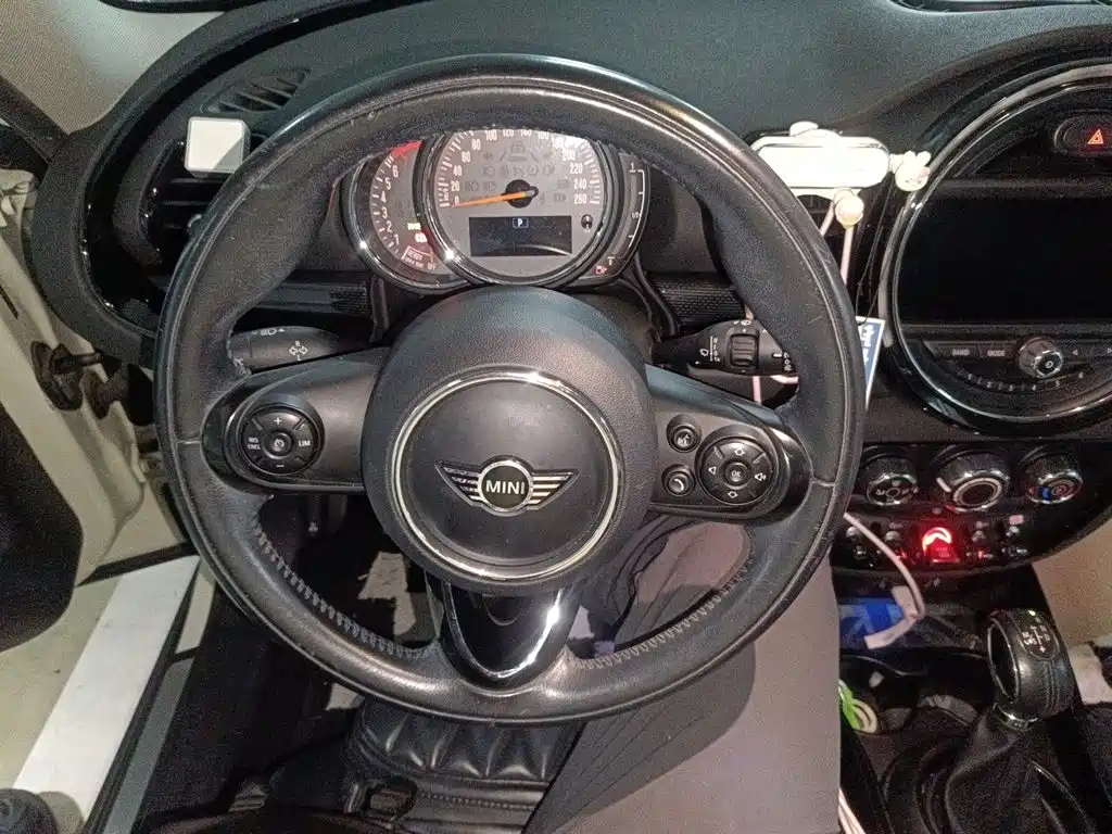 MINI Mini Clubman — миниатюра 7