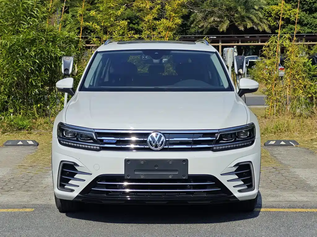 Volkswagen Tiguan L PHEV — миниатюра 2