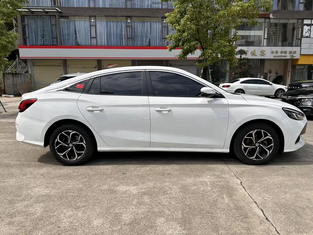 MG MG5 — миниатюра 8