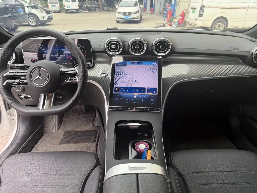 Mercedes-Benz C-Class — миниатюра 8