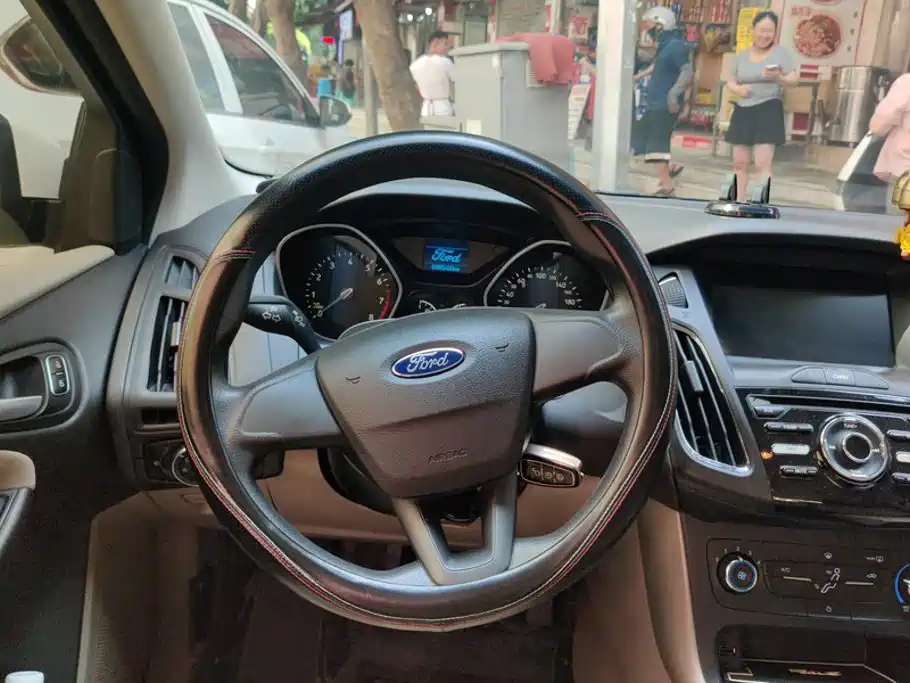 Ford Focus — миниатюра 15
