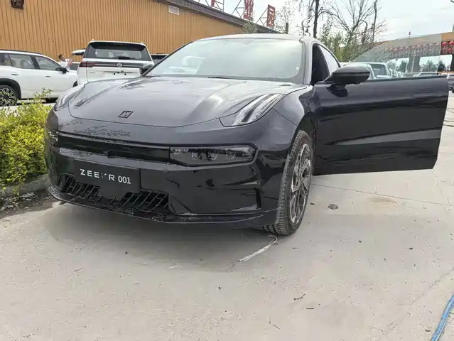 2023 Zeekr 001