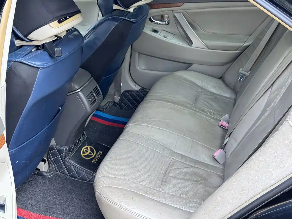 Toyota Camry — миниатюра 4