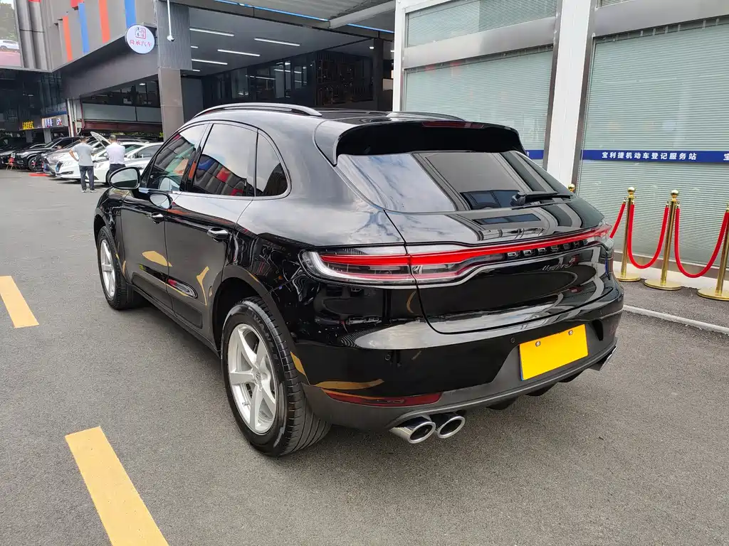 Porsche Macan — миниатюра 7