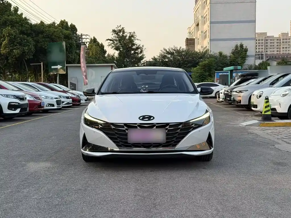 Hyundai Elantra — миниатюра 3