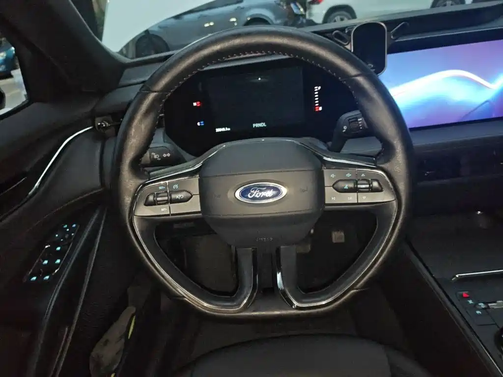 Ford Mondeo — миниатюра 6