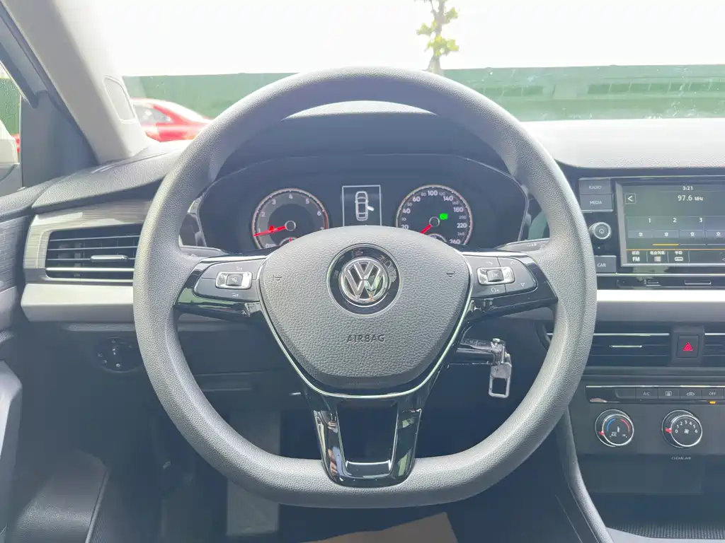 Volkswagen Lavida - фото 16