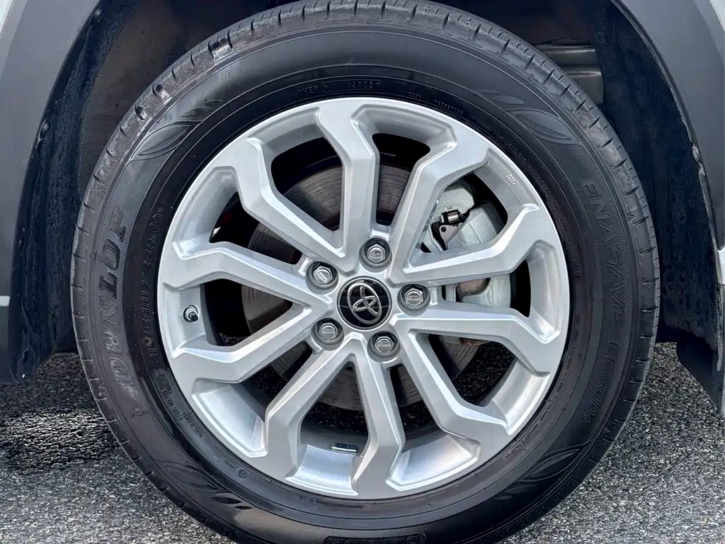 Toyota Frontlander — миниатюра 10