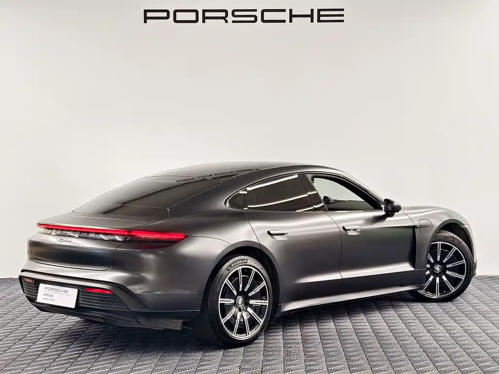 Porsche Taycan — миниатюра 8