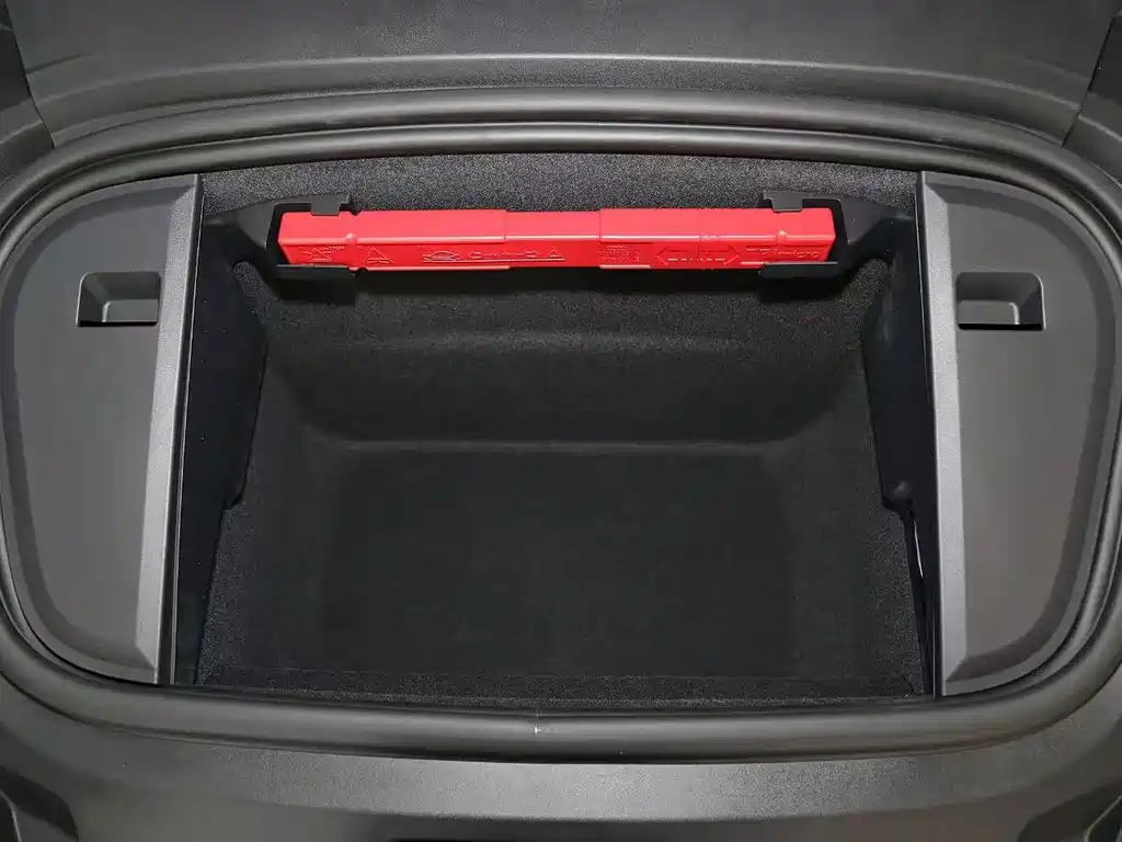 Porsche Taycan — миниатюра 12