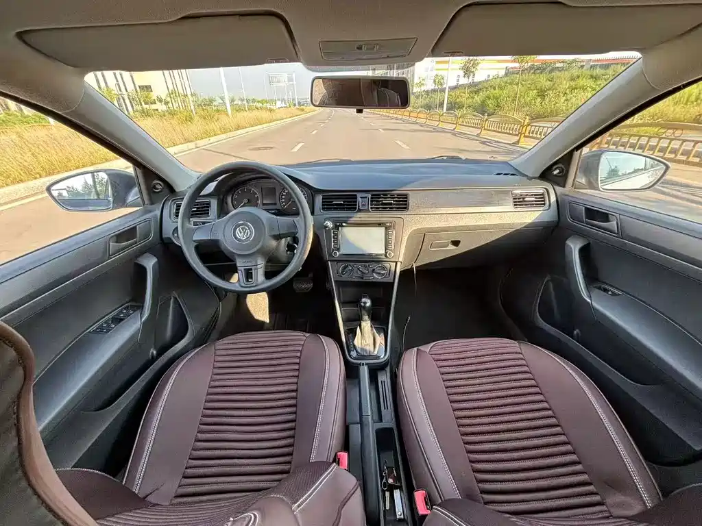 Volkswagen Santana — миниатюра 4