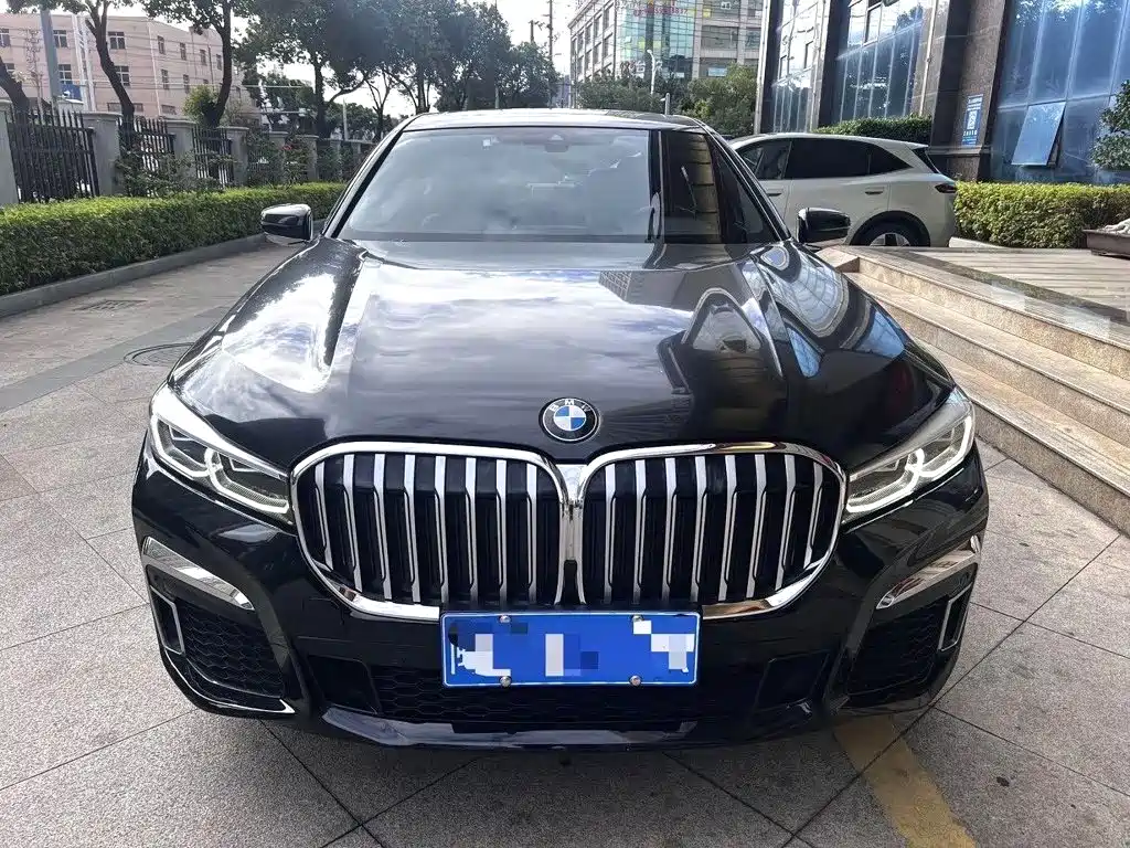 BMW 7 Series — миниатюра 2