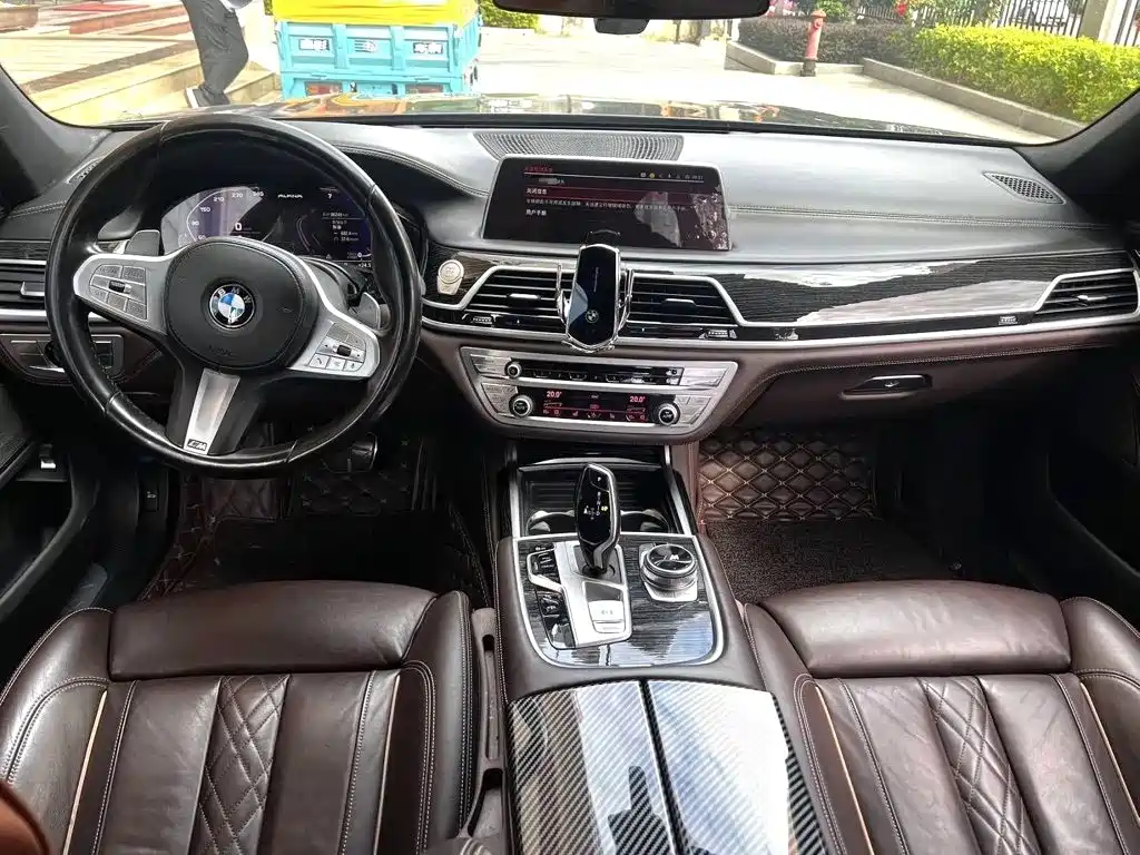 BMW 7 Series — миниатюра 4