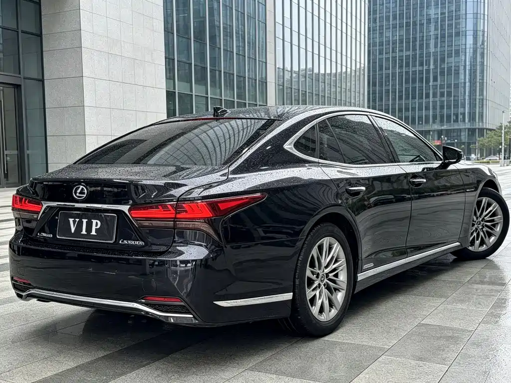 Lexus LS — миниатюра 7