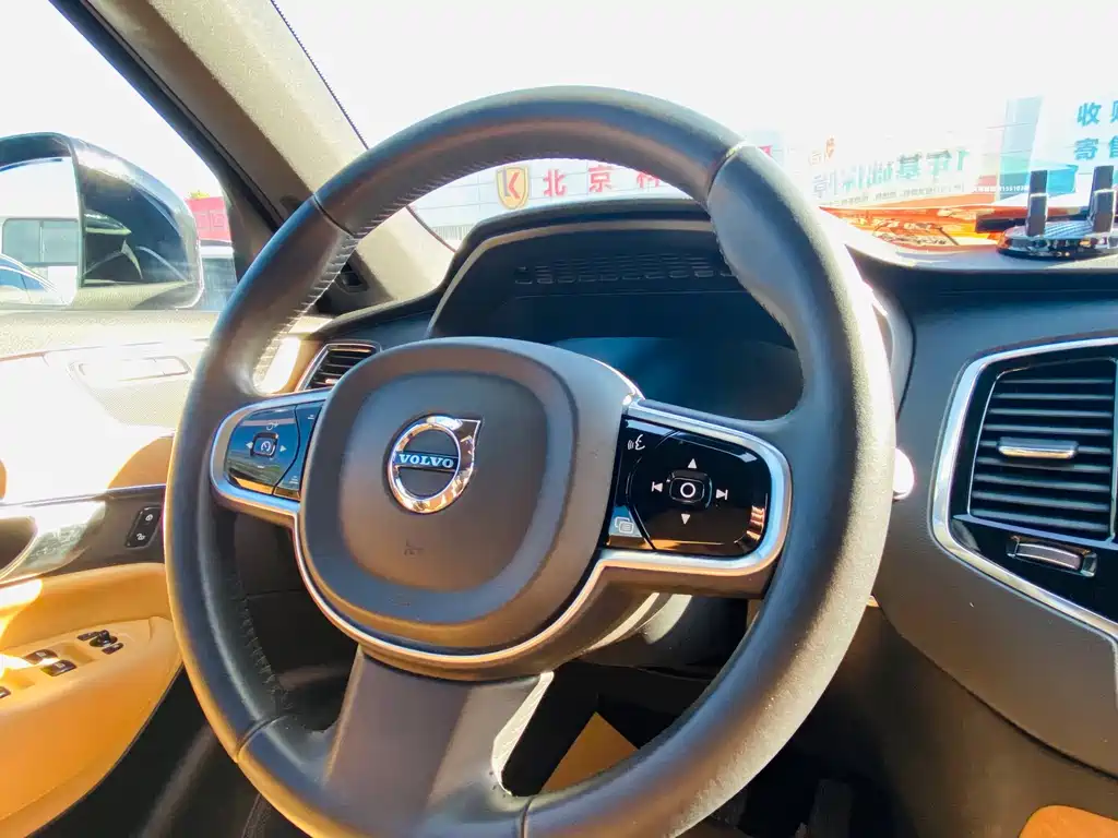 Volvo XC90 — миниатюра 16