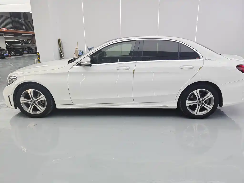 Mercedes-Benz C-Class — миниатюра 7