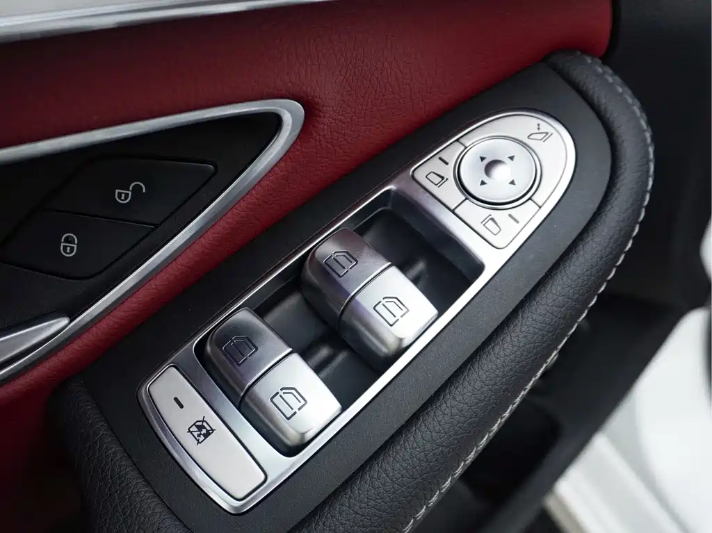 Mercedes-Benz C-Class — миниатюра 10