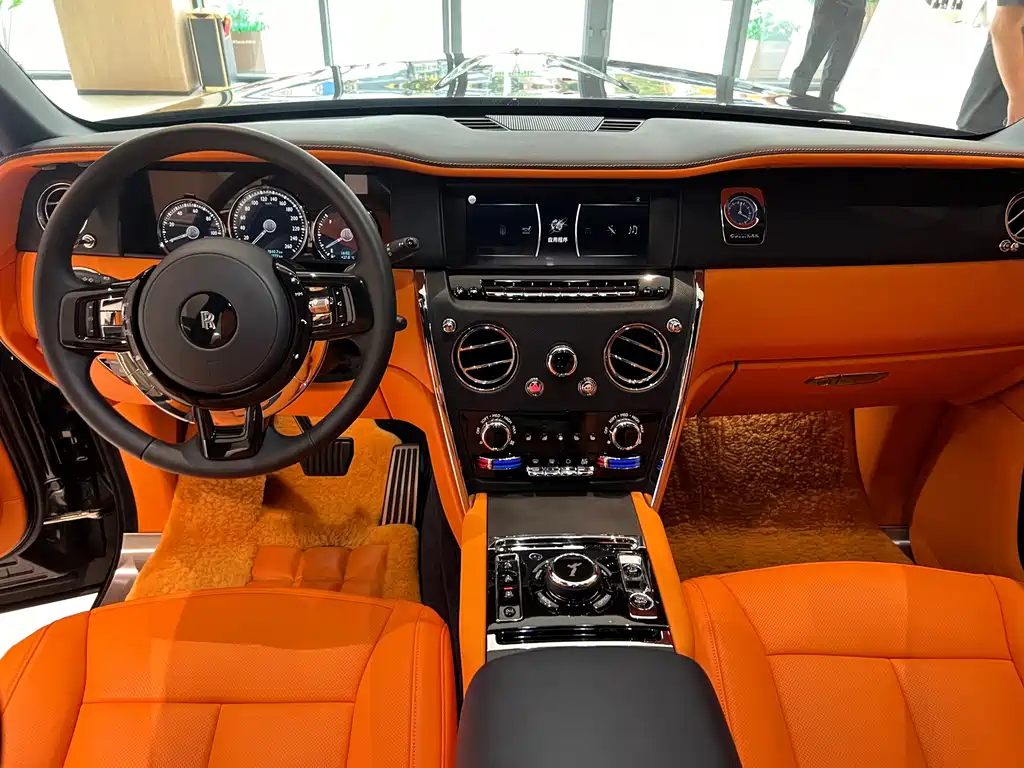 Rolls-Royce Cullinan — миниатюра 18