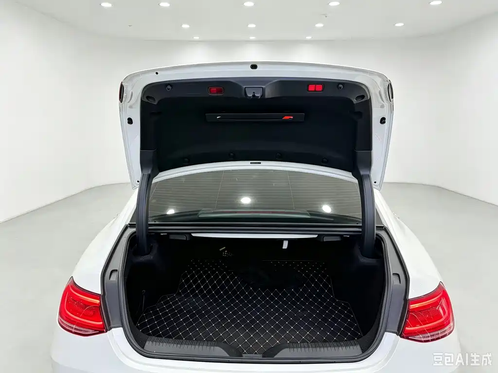 Mercedes-Benz CLS — миниатюра 13