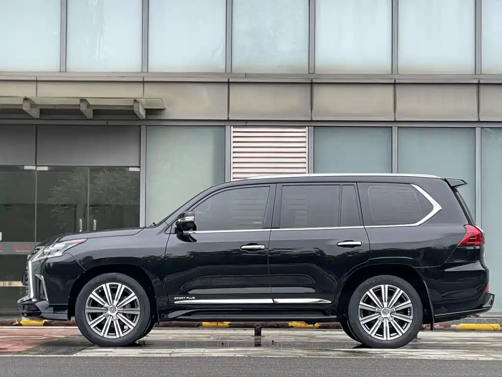 Lexus LX — миниатюра 3