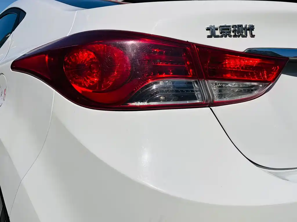 Hyundai Elantra Langdong — миниатюра 17