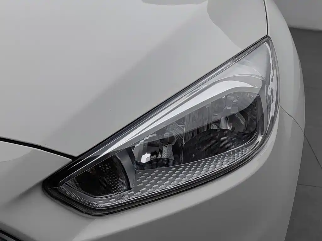 Ford Focus — миниатюра 7