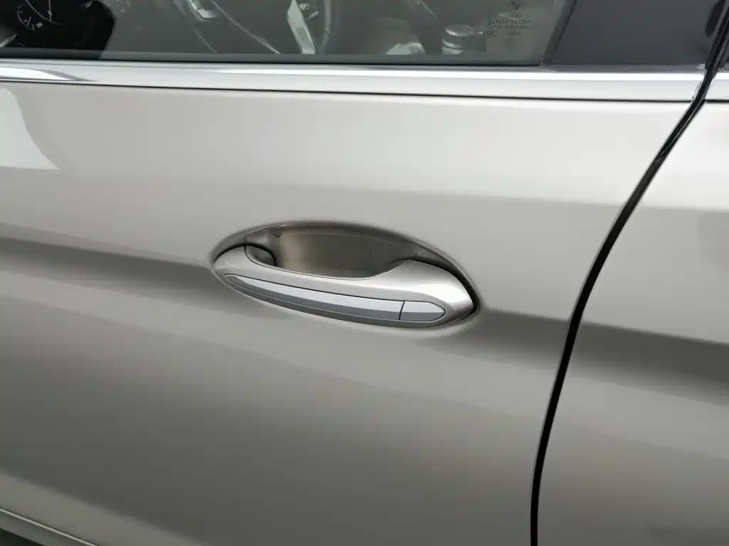 BMW 5 Series — миниатюра 18