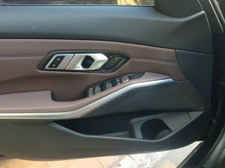 BMW 3 Series — миниатюра 7