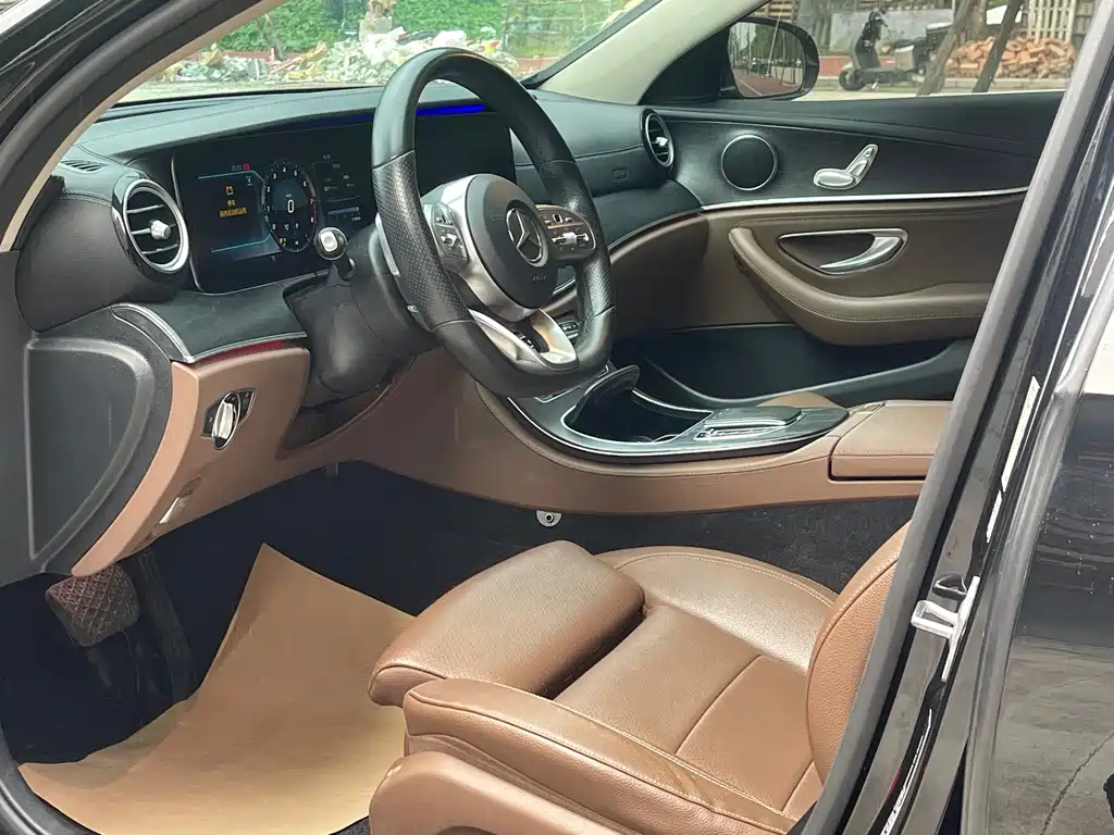 Mercedes-Benz E-Class — миниатюра 7