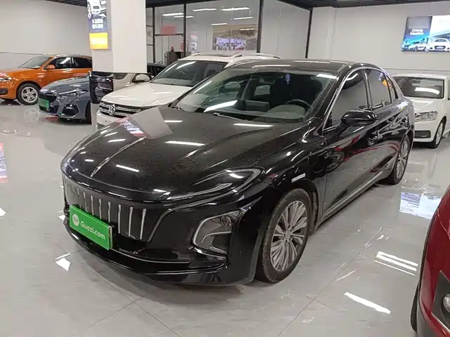 Hongqi E-QM5